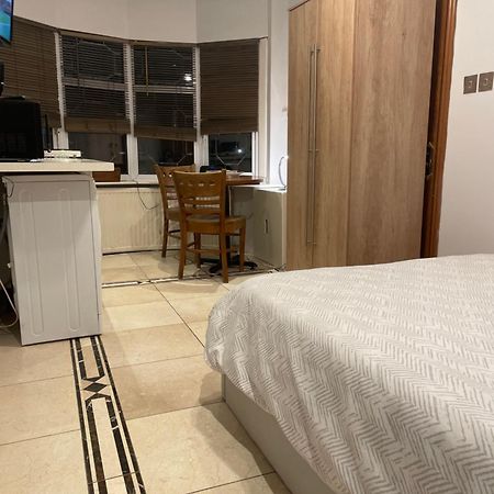 North London Studio Apartment Экстерьер фото