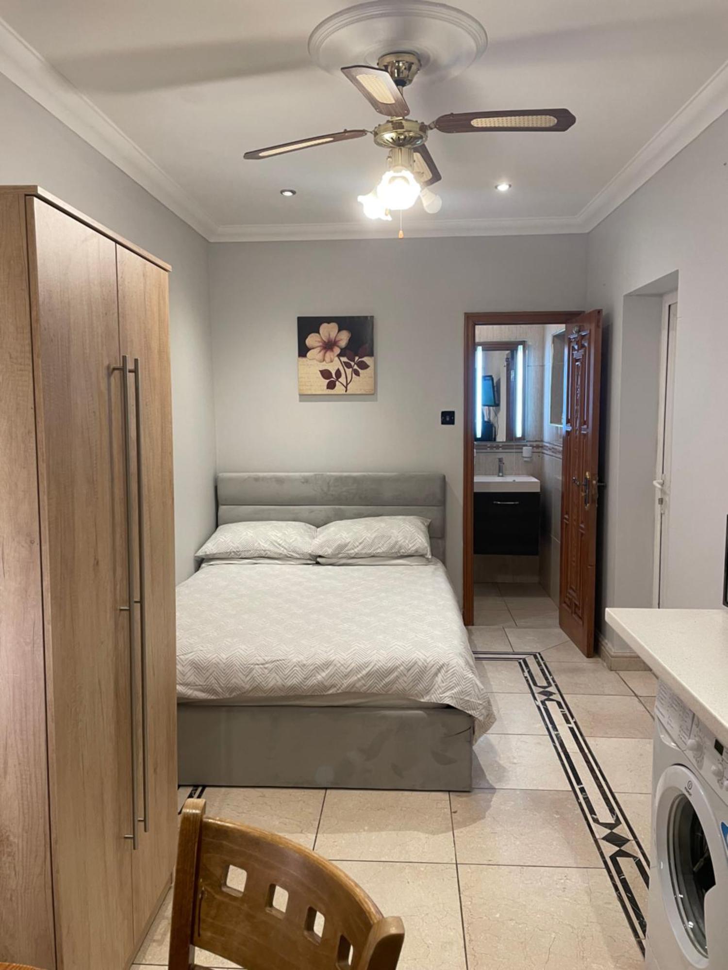 North London Studio Apartment Экстерьер фото